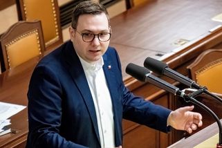 Pol Pot dnešní doby, opřel se Lipavský do Macinky - Novinky