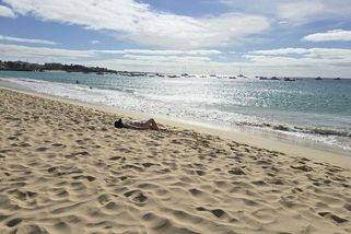 Sal, Kapverdy bez příkras, nekonečné pláže, azurový oceán a božský klid - Médium.cz