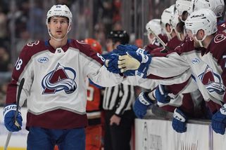 NHL | Nečas se v NHL drží ve špičce. Pastrňák mu dýchá na záda - Sport.cz