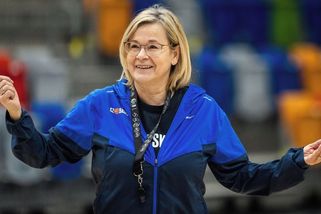 Basketbalistky vyráží do Číny bojovat o účast na mistrovství světa. Konflikt na Blízkém východě by cestu ohrozit neměl - Sport.cz