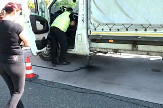 Jak na čoudící auta? Ministerstvo hledá inspiraci v Polsku i Německu - Novinky