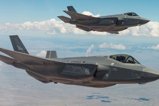 První sestřel v boji. Izraelský F-35 poslal na zem íránský Jak-130 nad Teheránem - Novinky