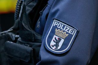 To není 15 centimetrů! Berlínská policie rozdávala školákům při dopravní výchově špatně kalibrovaná reklamní pravítka - Novinky