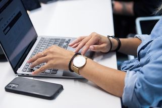 Zaměstnanci dostanou nové „rodné číslo“. Ale jen pro hlášení úřadům - Seznam Zprávy