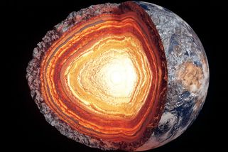 Záhada v nitru planety: Zemské jádro zpomaluje a deformuje se - Médium.cz