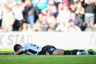 Nejhorší střela v historii fotbalu? Záložník pobavil i vlastního trenéra - Sport.cz