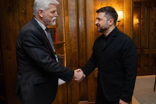 „Očekáváme další dodávky bez jakýchkoli odkladů, uvedl Zelenskyj po setkání s Pavlem o muniční iniciativě - Echo24.cz