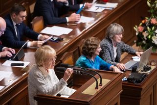 Část poslanců chce omezit v ústavě pravomoce prezidenta při jmenování ministrů - Seznam Zprávy