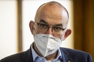 Blatný hrozí omezením pohybu mezi kraji - Novinky