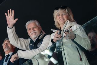 Mně se chce až brečet. Fanoušci šílí z Petra Pavla, který navštívil olympiádu. Jeho Evu chtějí za příští prezidentku! - Super.cz