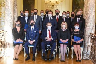 Jaká je výše odchodného ministrů Fialovy vlády a kam povedou jejich další kroky - Seznam Zprávy