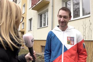 Video: Hlídač ze supermarketu šíří lži. Tvrdil, že ví, kde je prezident - Seznam Zprávy
