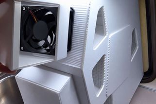 Rekuperaci si vyrobil za pár korun z polykarbonátu a PC větráku. Má čerstvý vzduch, aniž by přicházel o teplo