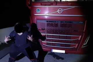 Řidič kamionu během jízdy napříč republikou vypil dvě lahve rumu - Novinky