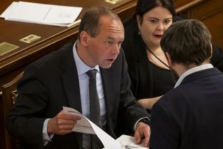 Poslanci schválili zákon o podpoře bydlení pro ohrožené. Bude jen pro minimum lidí - Novinky