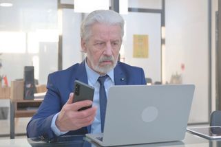 Šedesátníci nemohou najít práci, nepomáhá jim ani vysoká kvalifikace - Novinky