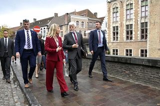 Bude třeba dávat na obranu víc než dvě procenta. Pavlových slov si všímá Politico - Novinky