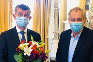 Prezident nemá mobil, informace čerpá z teletextu,...