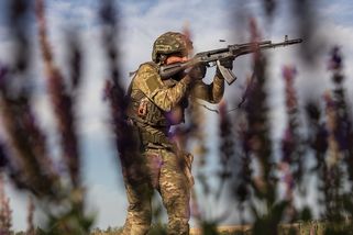 Zprávy z bojiště: Na Doněcku hrozí vytvoření velkého „kotle“ - Seznam Zprávy