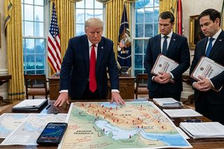 Plán na Írán se rozpadá. USA hledají cestu ven