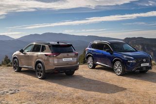 Nissan X-Trail dostal po modernizaci průhlednou kapotu