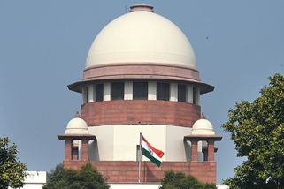 Indický nejvyšší soud zamítl petici, která pro ženy požadovala menstruační volno - Novinky