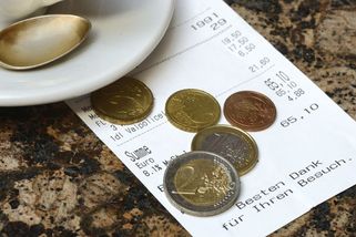 Restaurace naúčtovala hostům pětistovku za to, že jich přišlo o jednoho méně, než uvedli v rezervaci - Novinky