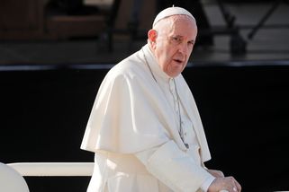 Zkoušeli to nacisté i komunisté, reagoval papež na dokument EU, který chtěl zakázat slovo Vánoce - Novinky