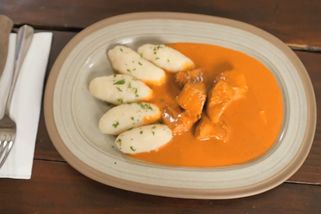 Slepice na paprice s noky: Cizincům se sbíhaly sliny! | Jak nás vidí svět