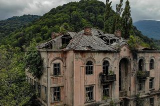 FOTO: Postsovětská Abcházie. Z některých jejích míst běhá mráz po zádech - Novinky