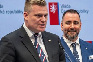 Turek není ministrem, přesto rozhoduje z ministerské kanceláře. Vyšší prověrku nepotřebuje - Novinky