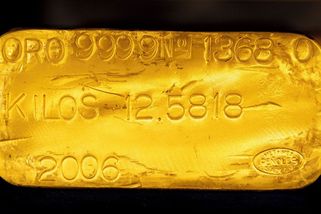 Cena zlata dál prudce klesá, stříbra taky - Novinky