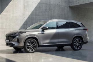 Vlajkové MG brzy dorazí do Česka! Velké SUV si vyšlápne na Kodiaq, v plné palbě stojí jako škodovácký základ - Garáž.cz