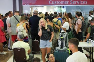 Lidé, kteří uvízli kvůli válce na Blízkém východě v cizině, mají nárok na volno. Musejí to ale doložit - Novinky