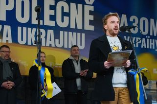 Milion chvilek rozděluje Česko. Jedni vidí demokracii, druzí manipulaci