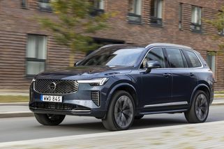 Oblíbené rodinné SUV můžete pořídit výhodně. Nové Volvo XC90 můžete mít nyní ihned doma - Garáž.cz