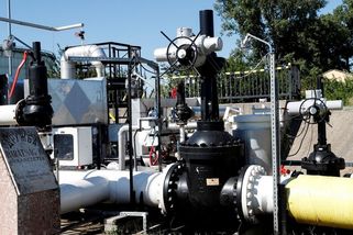 Kupovali levnější ruskou ropu, teď ale mají Slováci i Maďaři benzín a naftu dražší než Česko - Novinky