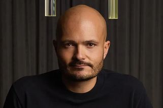 Pavučina moci Michala Strnada: Na výplatní pásce má politiky, úředníky i špiony - Médium.cz