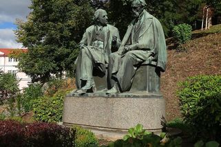 Komunista Olbracht lhal a šířil rudé zlo, úctu ani stanici metra si nezaslouží - Médium.cz