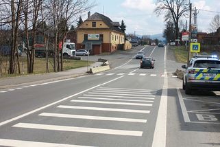 Řidič audi srazil v Třinci na přechodu dítě. Bezohledně ujel - Novinky