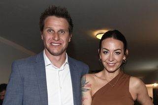 Agáta si užívala ve sprše, Mirek bojoval s příbojem