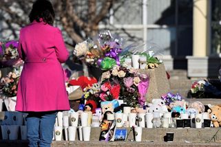 Dívka si s ChatGPT dopisovala o střelbě, firma to nenahlásila. Zabila osm lidí - Seznam Zprávy