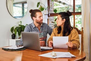 Zájemce o hypotéku čeká pečlivá prověrka, výše příjmu už nestačí - Novinky