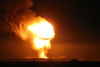 Židovskou školu v Amsterdamu poškodil výbuch. Anti...