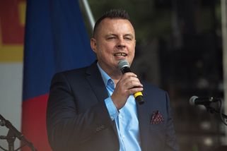 PŘEHLEDNĚ: Co obsahuje připravovaný zákon o neziskovkách - Novinky