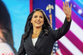 Írán se po loňských úderech nesnažil obnovit obohacování uranu, tvrdí Gabbardová - Seznam Zprávy