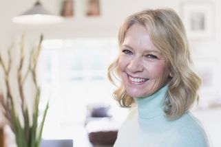 Sylvie (54): Dcera si našla přítele ve věku svého otce. Nám se to nelíbí, ale musíme mlčet