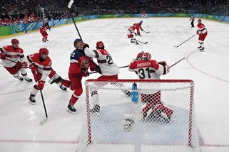 Čeští hokejisté vydřeli postup proti Dánsku - Novinky