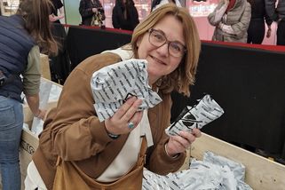 900 Kč za tajemné balíčky: našla jsem ovladač na vrata a další divnosti - Médium.cz