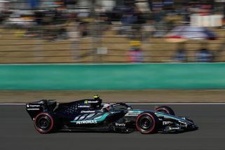 Jezdci Mercedesu pojedou ve Velké ceně Číny z první řady o další triumf - Sport.cz